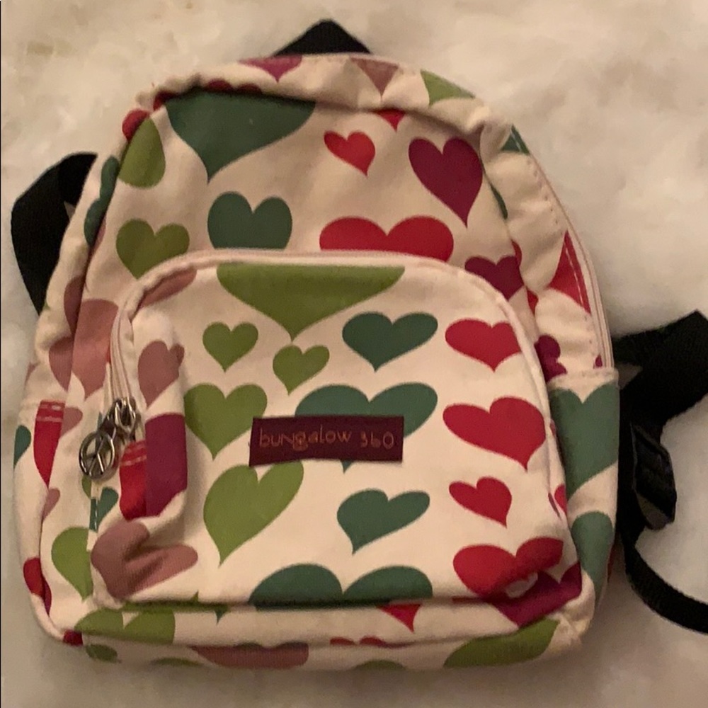 Bungalow 360 mini heart backpack